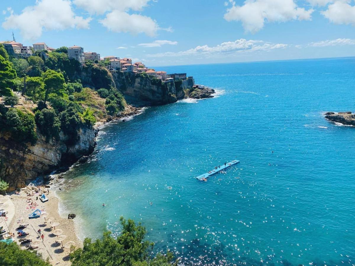 Hotel Maris Ulcinj Bagian luar foto
