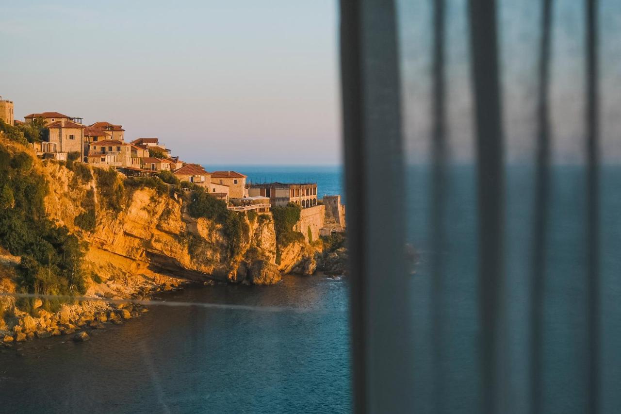 Hotel Maris Ulcinj Bagian luar foto