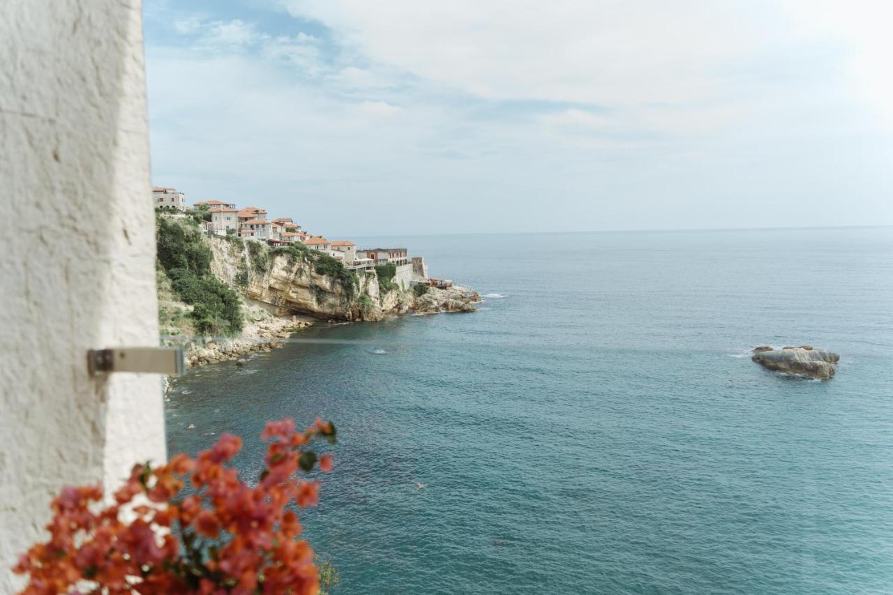Hotel Maris Ulcinj Bagian luar foto