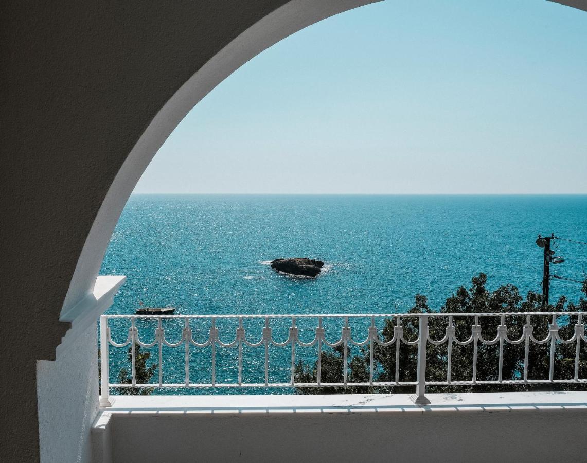 Hotel Maris Ulcinj Bagian luar foto