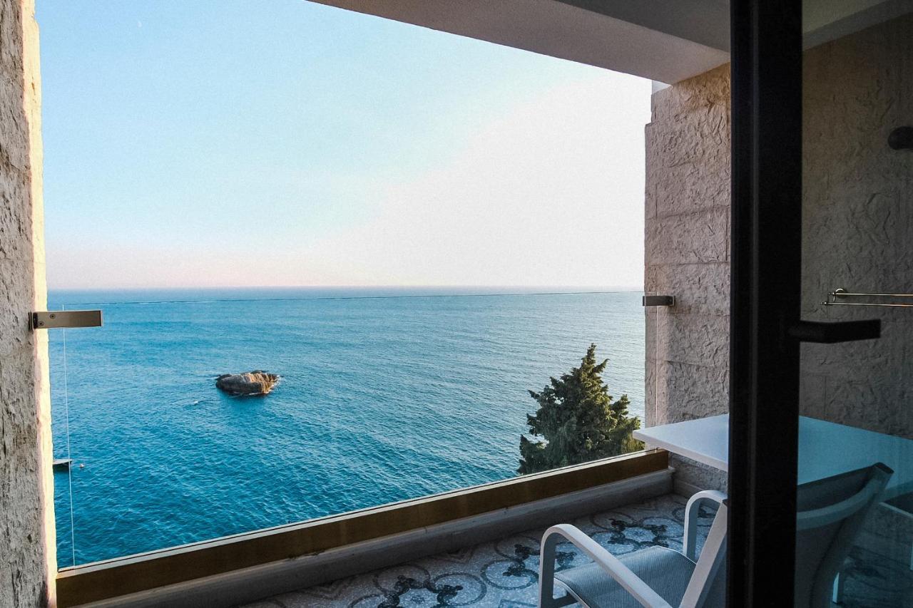Hotel Maris Ulcinj Bagian luar foto