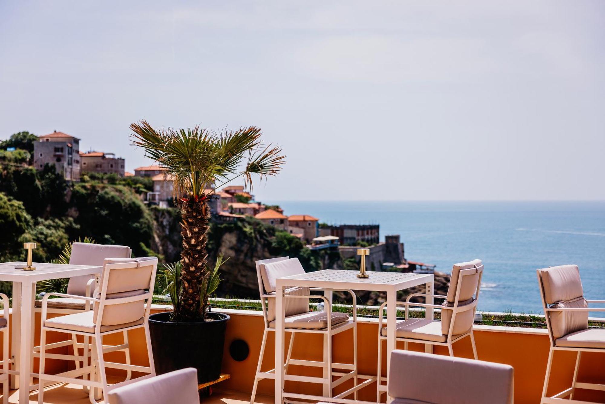 Hotel Maris Ulcinj Bagian luar foto