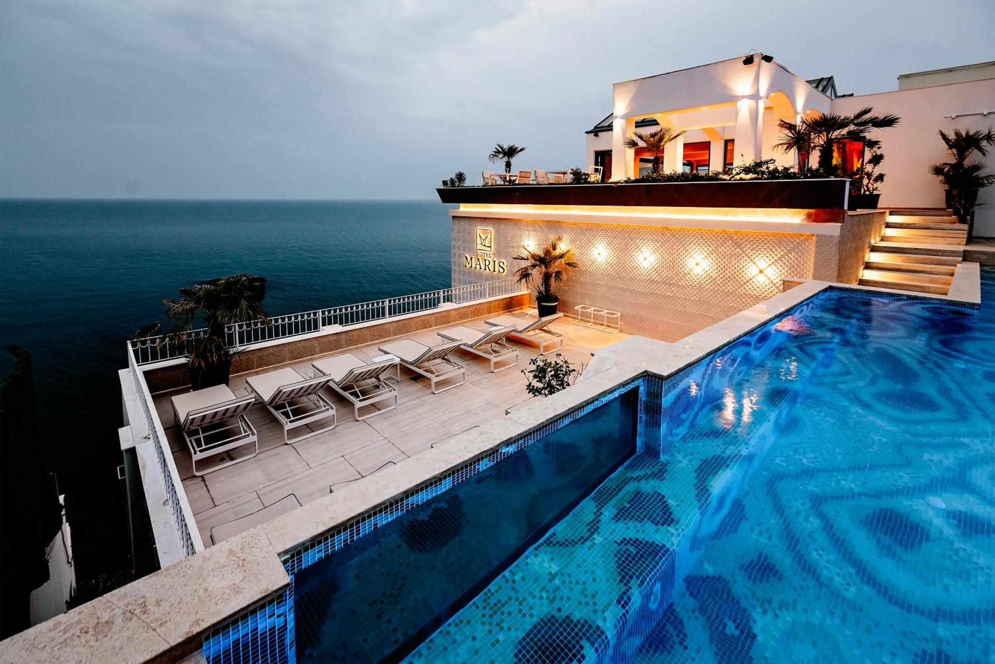 Hotel Maris Ulcinj Bagian luar foto
