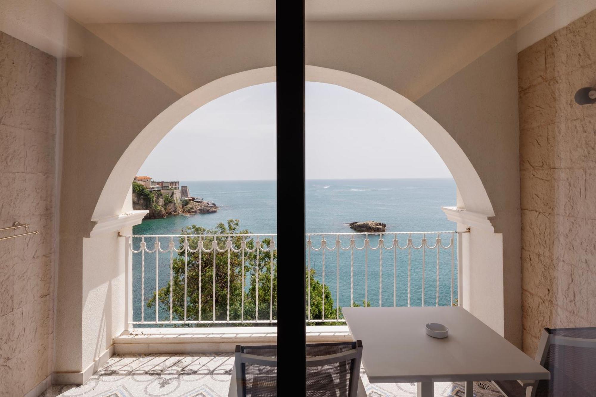 Hotel Maris Ulcinj Bagian luar foto