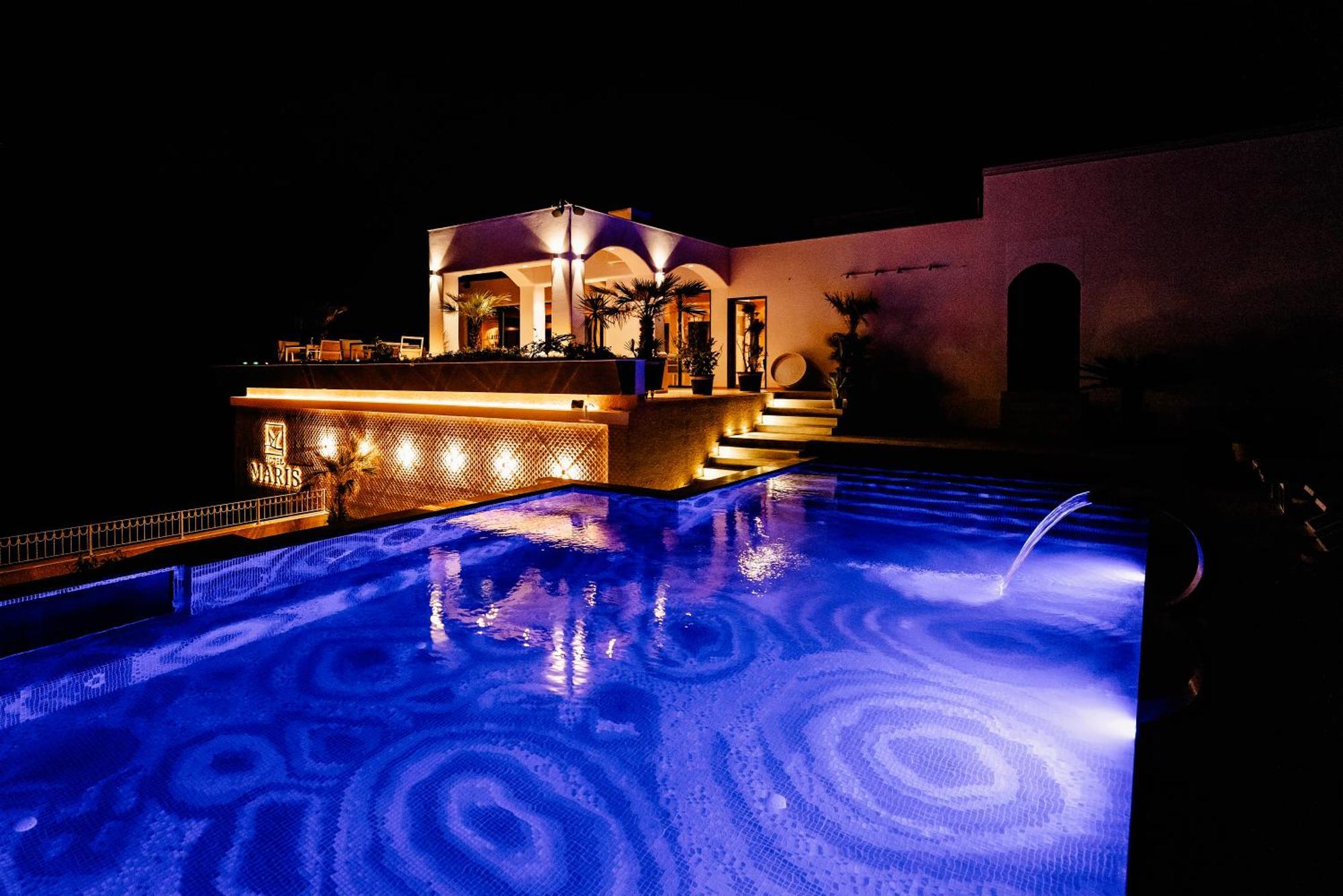 Hotel Maris Ulcinj Bagian luar foto